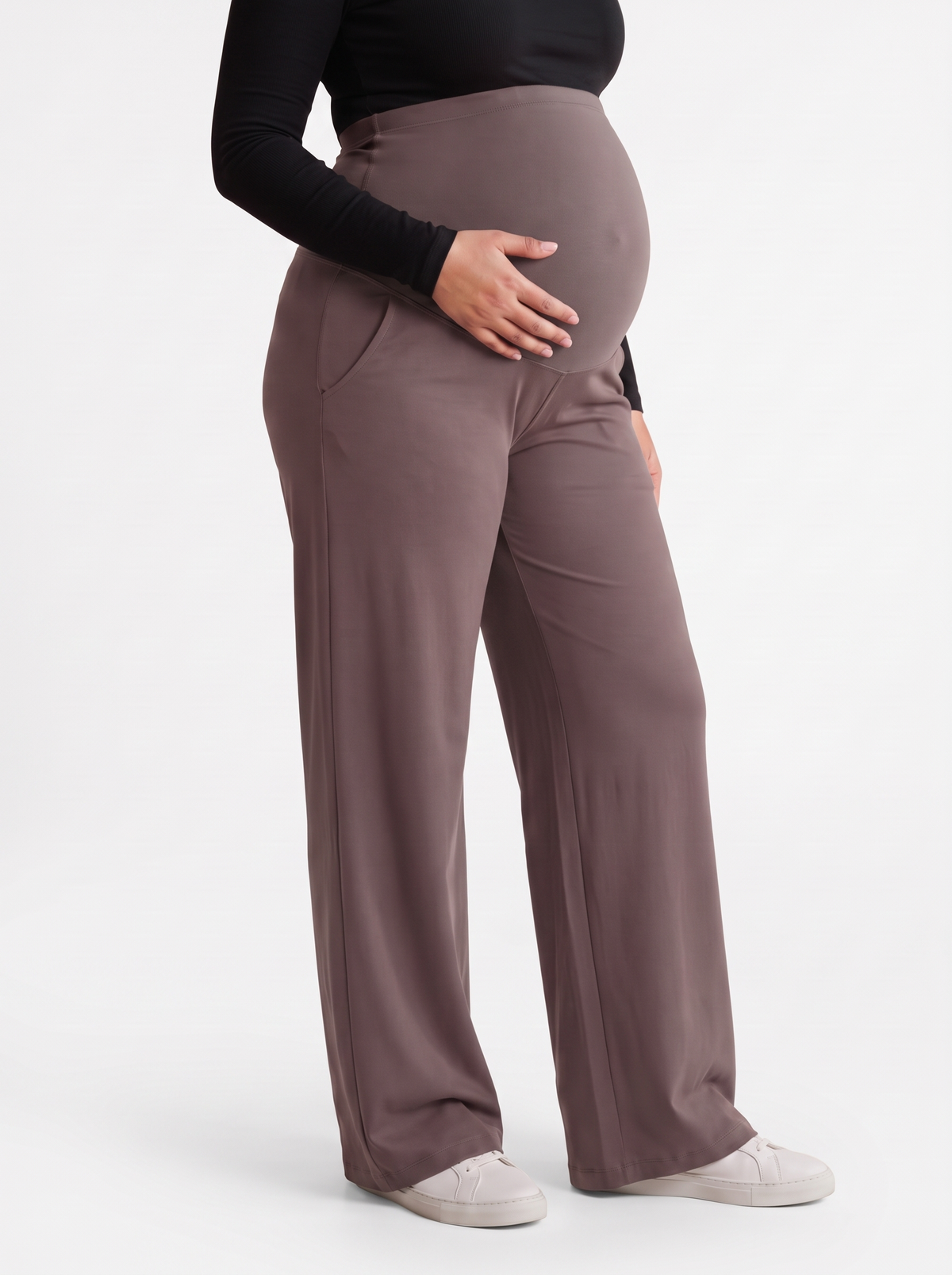 Wide-leg pants in Taupe